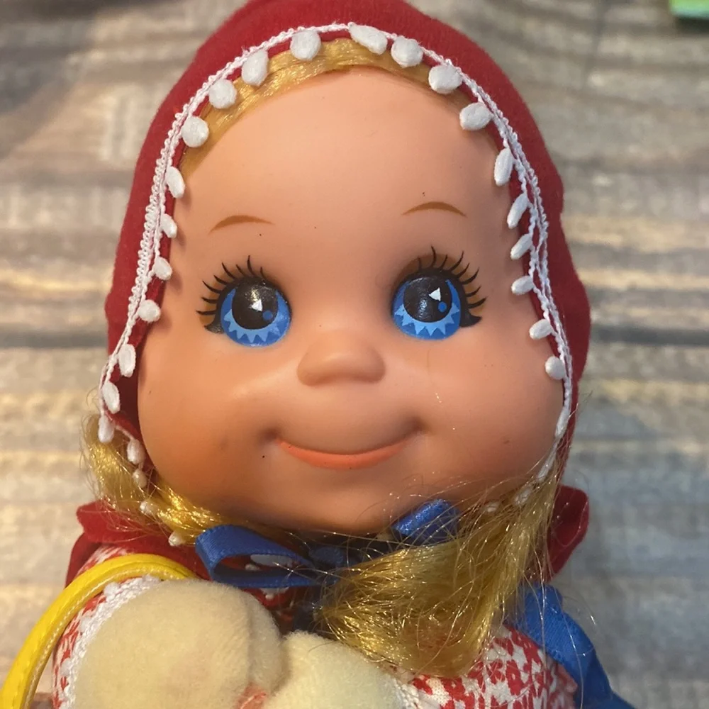 Mattel Vintage Little Red Riding Hood Story Beans 11” Doll - Picture 10 of 11